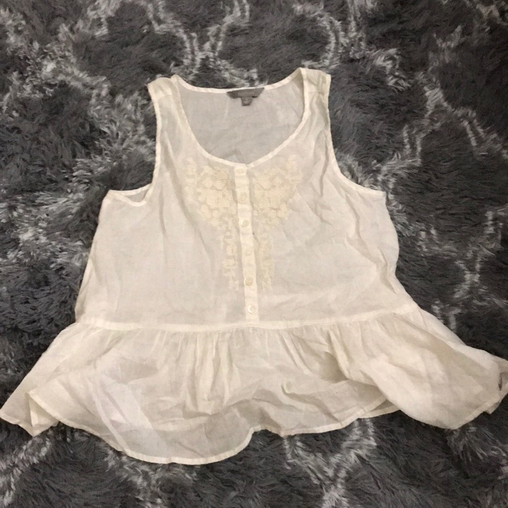 WHITE EMBROIDERED BUTTON DOWN PEPLUM TANK
